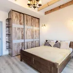 Apartment Inshiapartments On Hazova Str 4